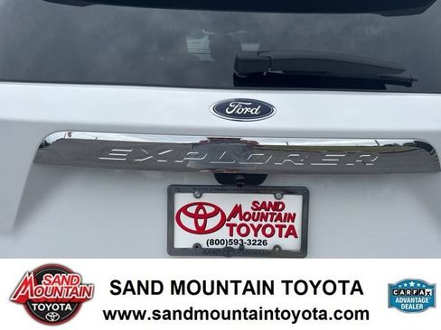 Used 2021 Ford Explorer Limited w/ Equipment Group 301A image 11