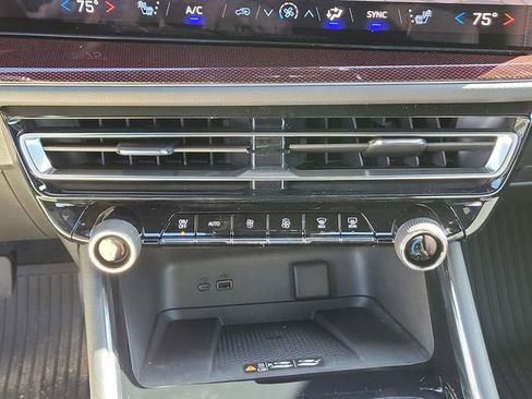 New 2026 Chevrolet Traverse Z71 w/ Driver Confidence Package image 31