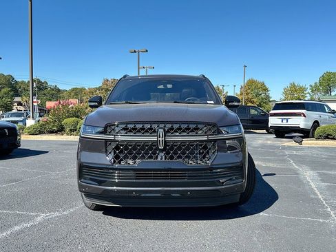 New 2025 Lincoln Navigator Reserve w/ Jet Appearance Package image 5