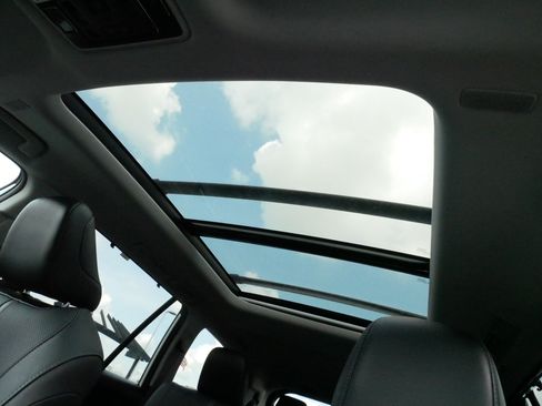 Certified 2024 Toyota Grand Highlander AWD image 31