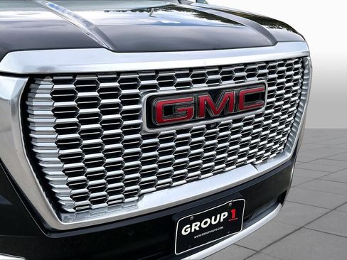 Used 2021 GMC Yukon XL Denali w/ Denali Premium Package AWD/4WD image 30