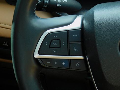 Used 2023 Toyota Highlander Platinum image 20