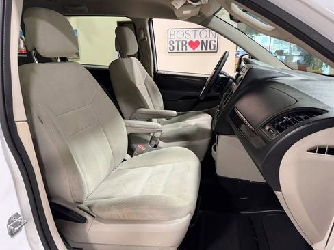 Used 2015 Dodge Grand Caravan SE w/ Quick Order Package 29E SE FWD image 32