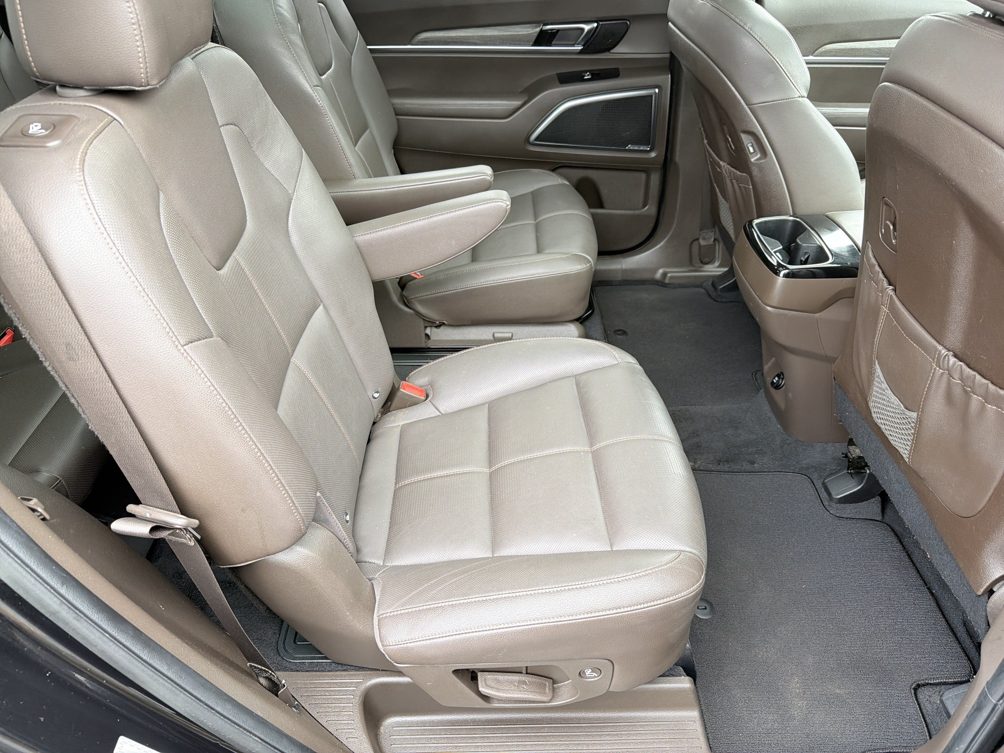 Used 2022 Kia Telluride SX w/ Towing Package FWD image 17