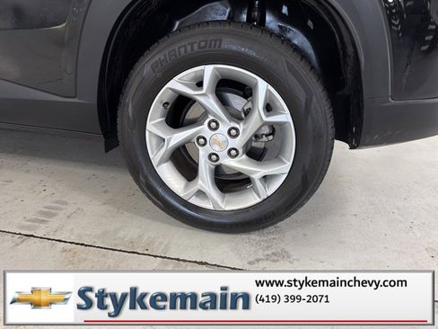 Used 2024 Chevrolet Trax LS w/ LS Convenience Package image 9