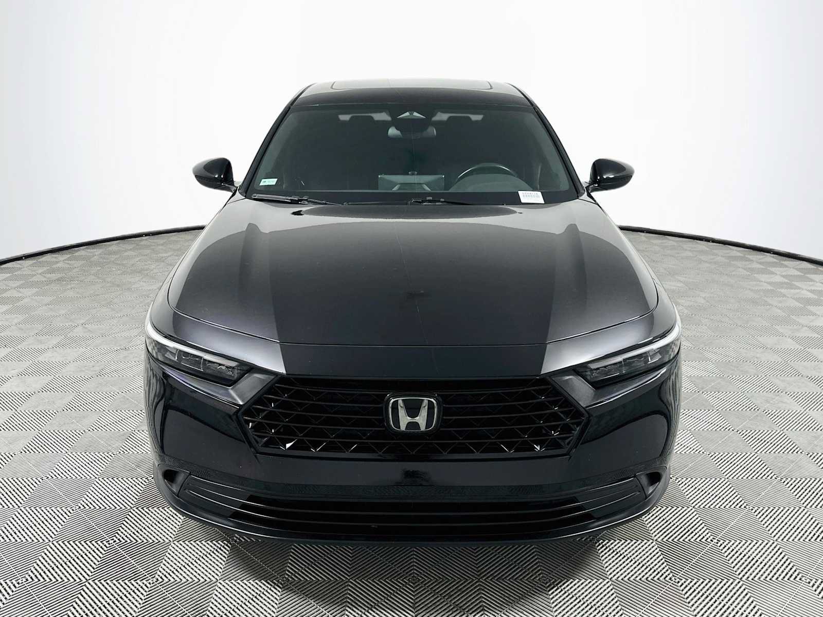 Used 2023 Honda Accord Sport image 2