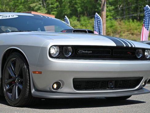 Used 2019 Dodge Challenger R/T Scat Pack w/ Shaker Package RWD image 14