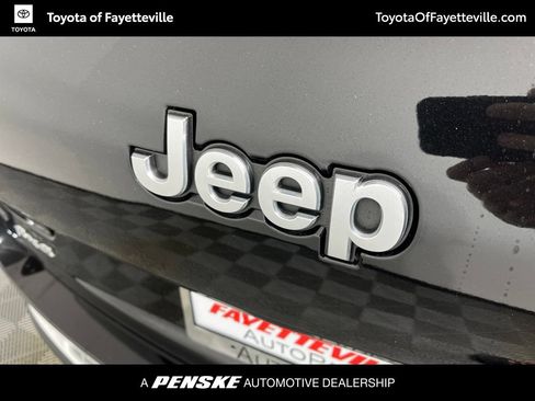Used 2021 Jeep Grand Cherokee L Summit w/ Advanced Protech Group IV AWD/4WD image 16