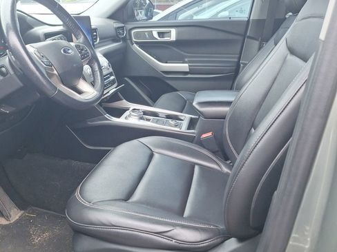 Certified 2020 Ford Explorer XLT w/ Equipment Group 202A AWD/4WD image 7