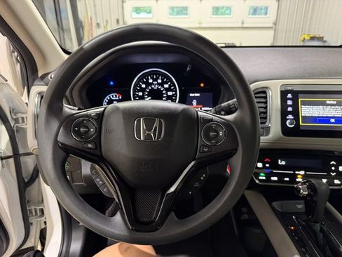 Used 2022 Honda HR-V EX image 12
