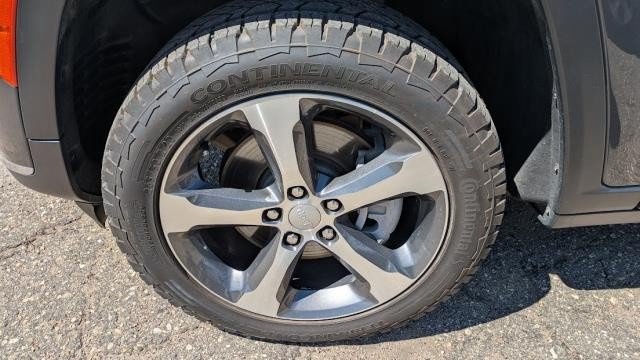 Used 2023 Jeep Grand Cherokee L Limited AWD/4WD image 22