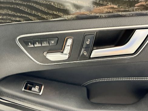 Used 2014 Mercedes-Benz E 350 4MATIC Sedan image 31