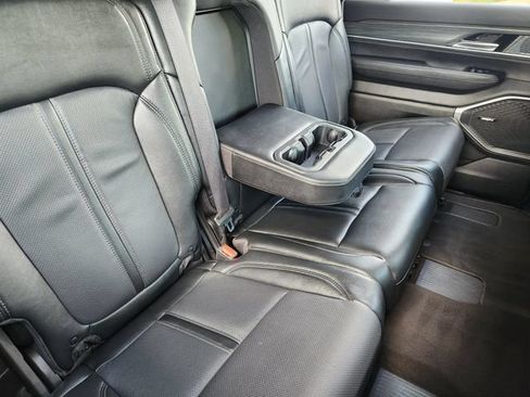 Certified 2024 Jeep Wagoneer L Series II RWD image 28