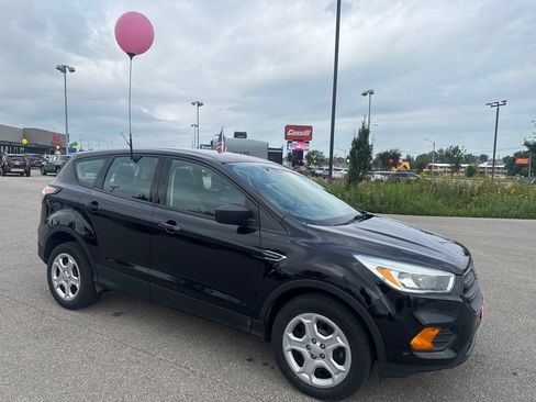 Used 2017 Ford Escape S FWD image 4