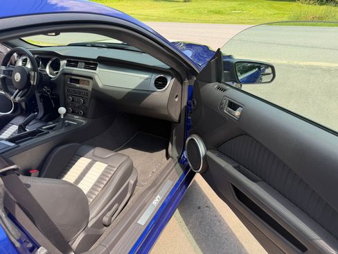 Used 2013 Ford Mustang Shelby GT500 RWD image 26