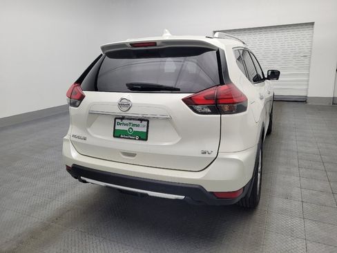 Used 2017 Nissan Rogue SV w/ SV Premium Package image 7