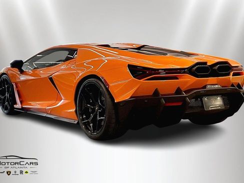 Used 2024 Lamborghini Revuelto image 10