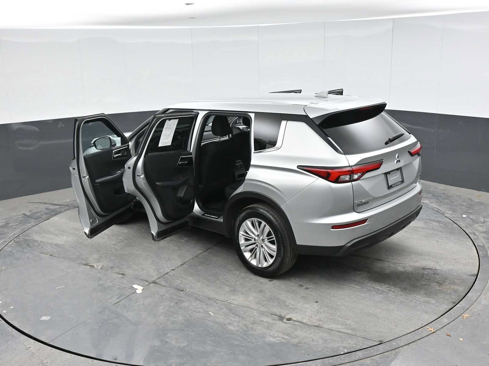 Used 2024 Mitsubishi Outlander ES AWD/4WD image 50