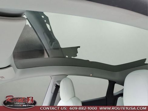 Used 2022 Tesla Model Y Long Range AWD/4WD image 29