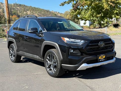 Used 2022 Toyota RAV4 Adventure image 3