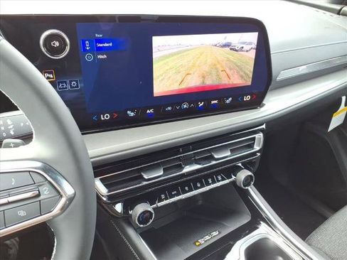 New 2026 Chevrolet Traverse LT image 14