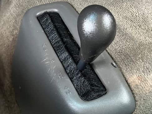 Used 2004 Chevrolet Silverado 1500 LS w/ Light Duty Power Package image 26