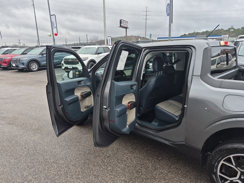 New 2025 Ford Maverick Lariat w/ 4K Tow Package image 16