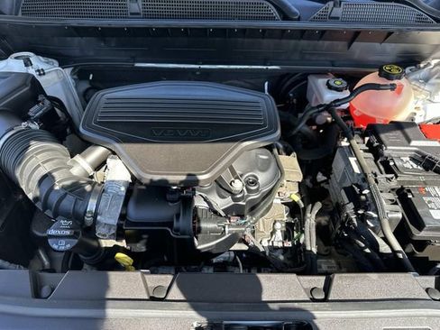 Used 2021 GMC Acadia SLE w/ Driver Convenience Package FWD image 10