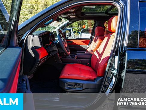 Used 2025 Toyota Tundra Limited AWD/4WD image 19