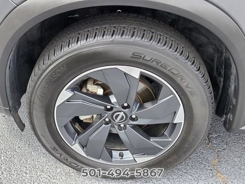 Used 2024 Nissan Rogue SV AWD/4WD image 16