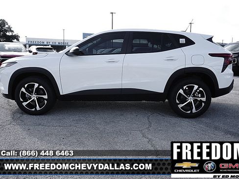 New 2026 Chevrolet Trax RS w/ Driver Confidence Package FWD image 4