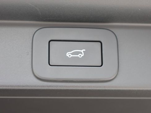 Used 2023 Land Rover Range Rover Long Wheelbase Autobiography image 11