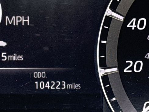 Used 2021 Toyota Highlander XLE AWD/4WD image 15