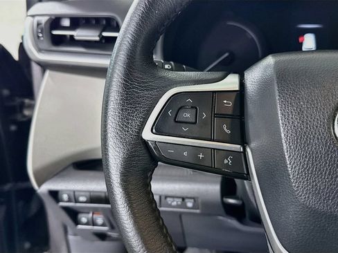 Certified 2024 Toyota Sienna XLE AWD/4WD image 21