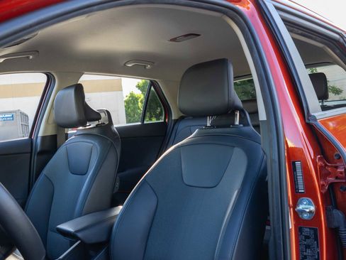 Used 2023 Kia Niro EX image 14