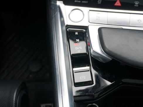 Used 2019 Audi e-tron Prestige w/ Prestige Package image 11