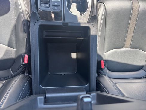 Used 2023 Honda Pilot Touring image 16