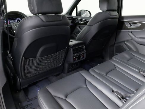 Used 2025 Audi Q7 3.0T Prestige w/ Prestige Package image 35