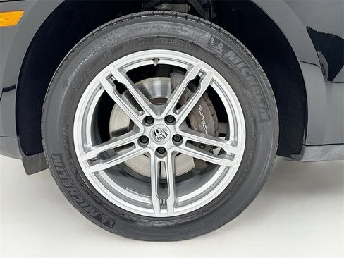Used 2021 Porsche Macan image 33