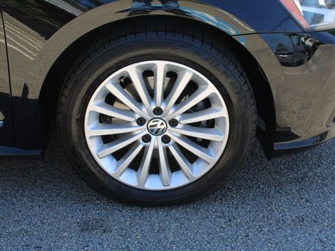 Used 2016 Volkswagen Passat 1.8T SE FWD image 36