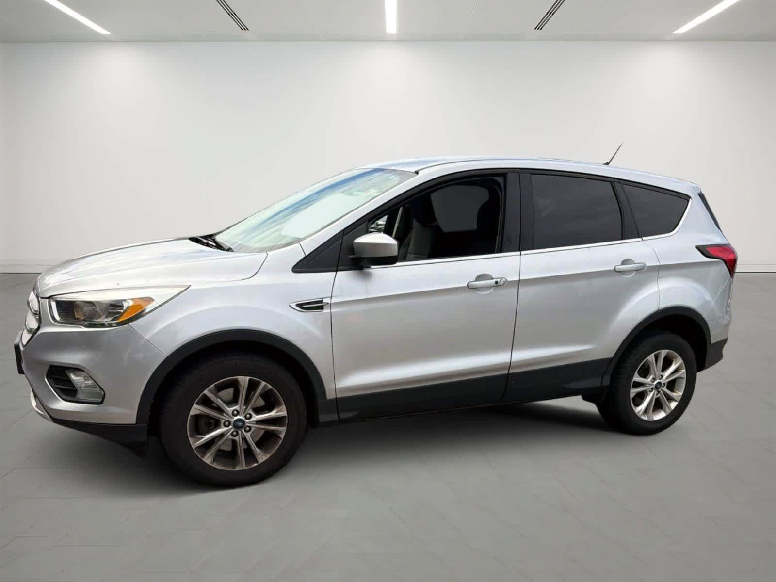 Used 2019 Ford Escape SE AWD/4WD image 2
