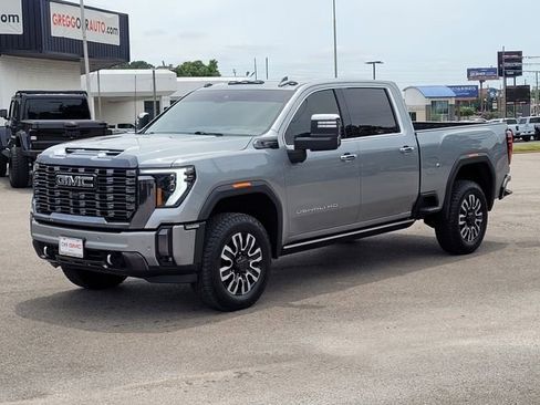 Used 2024 GMC Sierra 2500 Denali Ultimate w/ Max Trailering Package AWD/4WD image 4