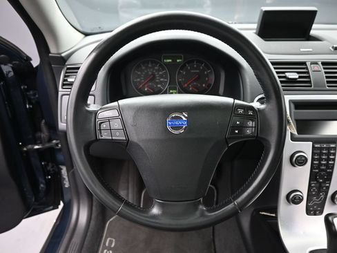 Used 2011 Volvo C30 T5 w/ Multimedia Pkg FWD image 10