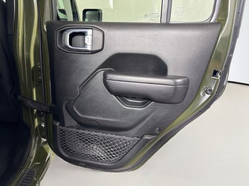 Used 2021 Jeep Wrangler Unlimited Rubicon w/ Uconnect 4C Nav & Sound Group AWD/4WD image 28