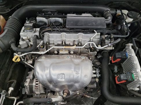 Used 2015 Chrysler 200 S w/ Navigation & Sound Group I FWD image 30