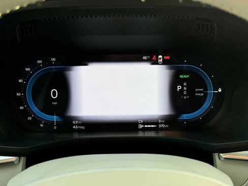 Certified 2024 Volvo XC60 T8 Ultimate w/ Protection Package Premier image 23