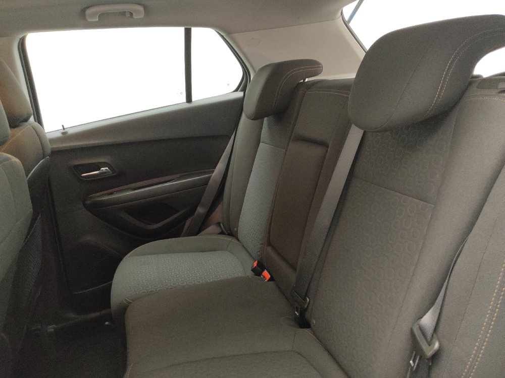 Used 2021 Chevrolet Trax LS FWD image 18