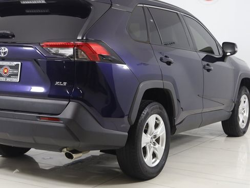 Used 2021 Toyota RAV4 XLE image 38