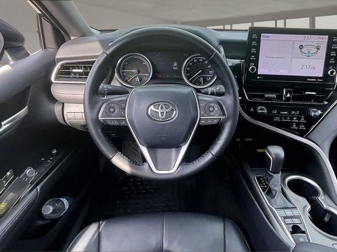 Used 2022 Toyota Camry XLE w/ Cold Weather Package FWD image 8