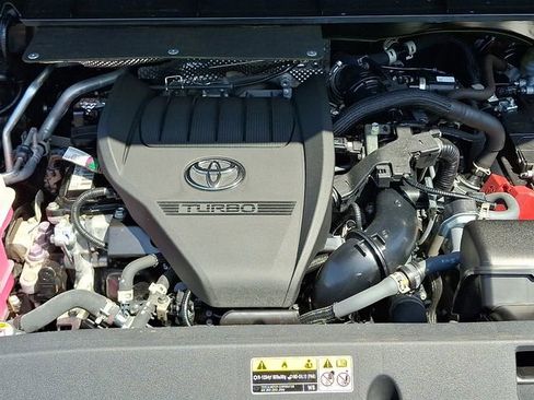 Used 2023 Toyota Highlander LE FWD image 27